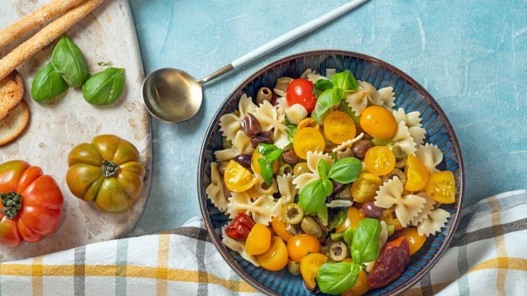 Meno calorico di riso e pasta: questo è il carboidrato più leggero per preparare una vera insalata completa e saziante